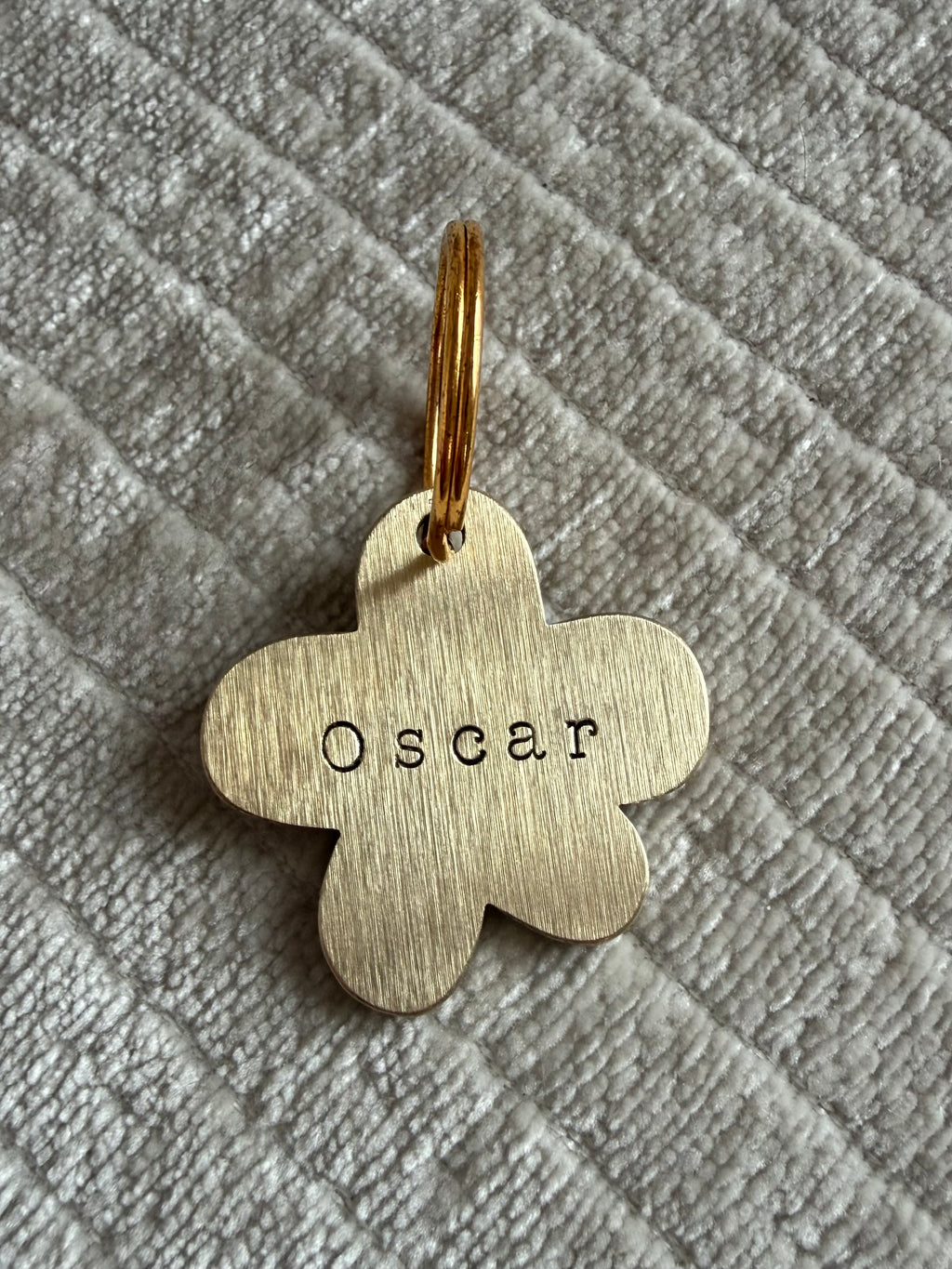 Médaille gravée fleur pour chien