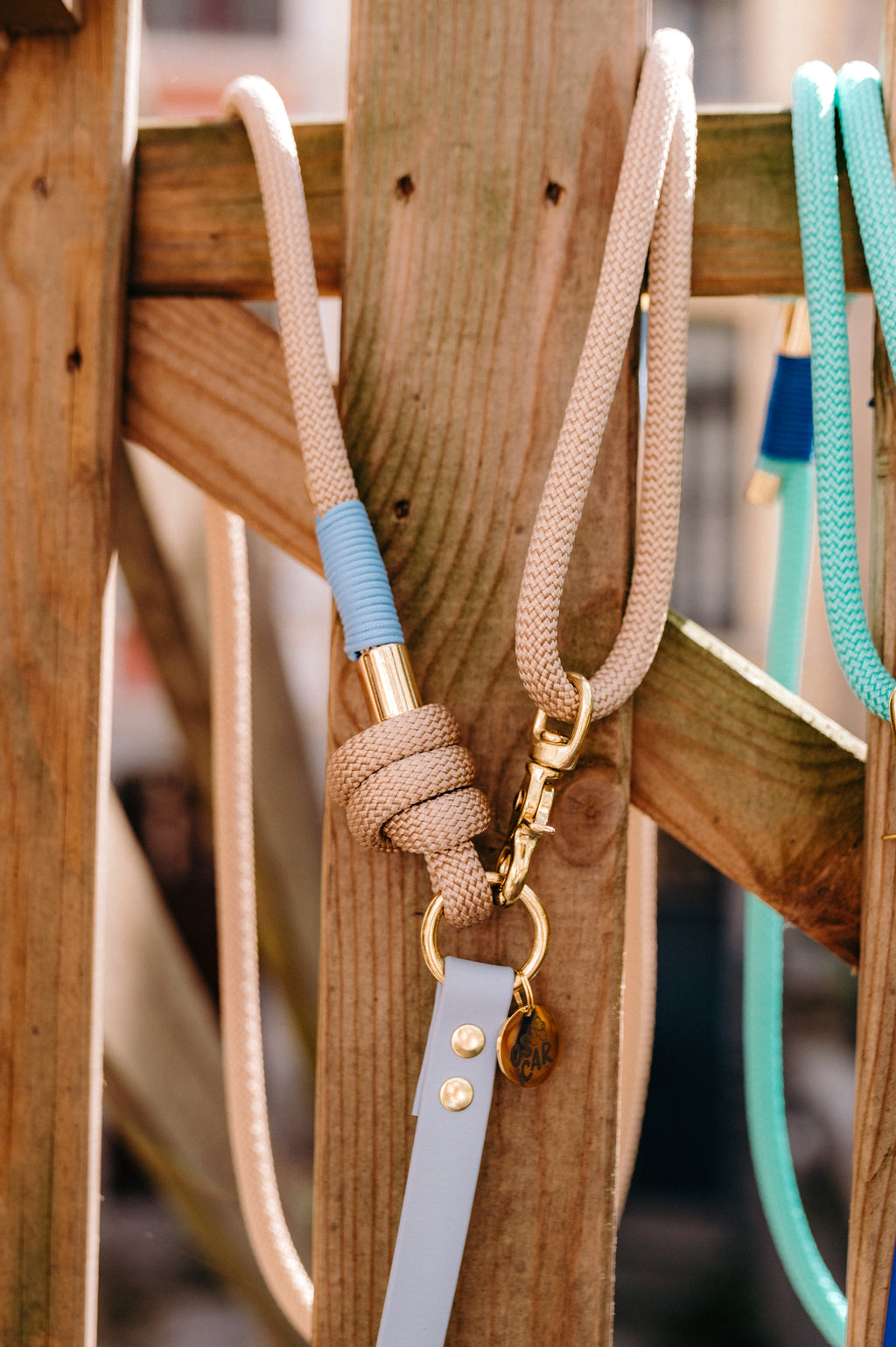 Laisse multi-positions bleu pastel x beige