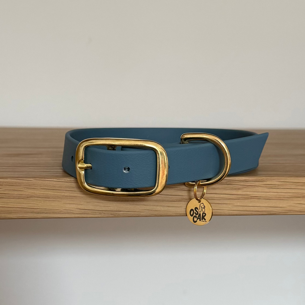 Collier bleu pétrole